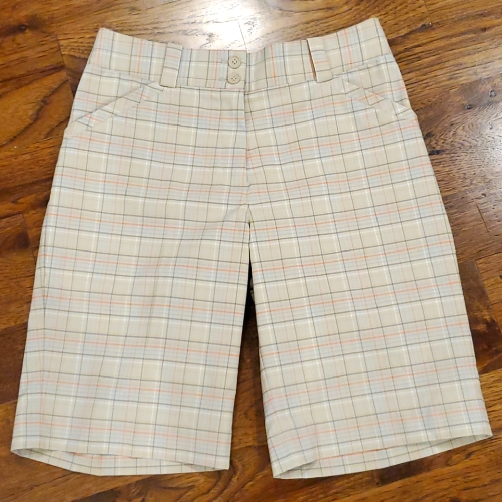 Nike womens beige mini plaid Bermuda shorts size 6
